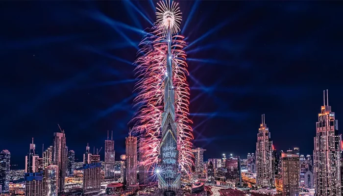 emaar_new_years_eve_fireworks_2021_dec_31_sky_views_dubai_by_emaar_82827-full-en1640328851